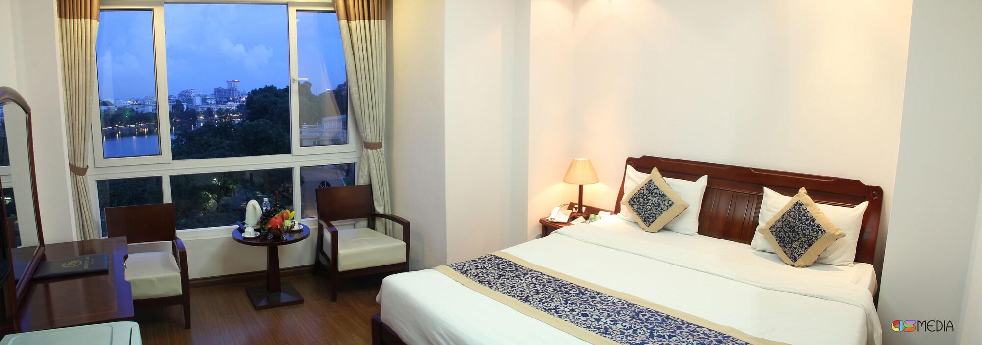 Lakeside Palace Отель 3*